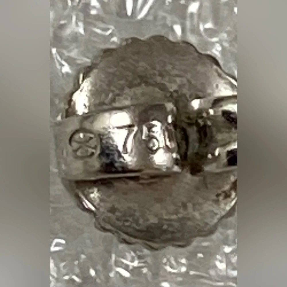 18k White Gold Natural Diamond Hoop Earrings - Picture 5 of 8